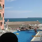 Апартхотел съни бей