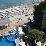 Апартхотел съни бей