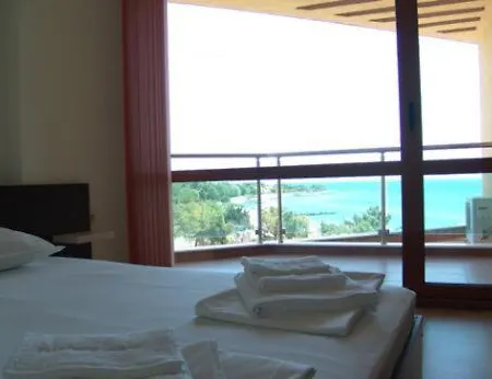 Sunny Bay Апарт-готель