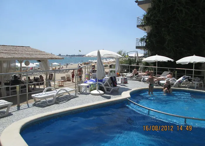 Sunny Bay Апарт-готель 3*